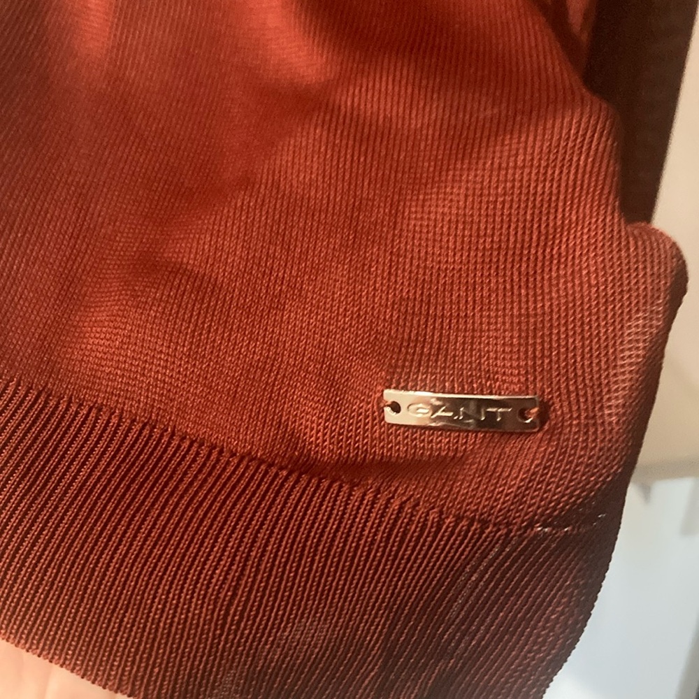 V-Neck Rust Top - Picture 3 of 4